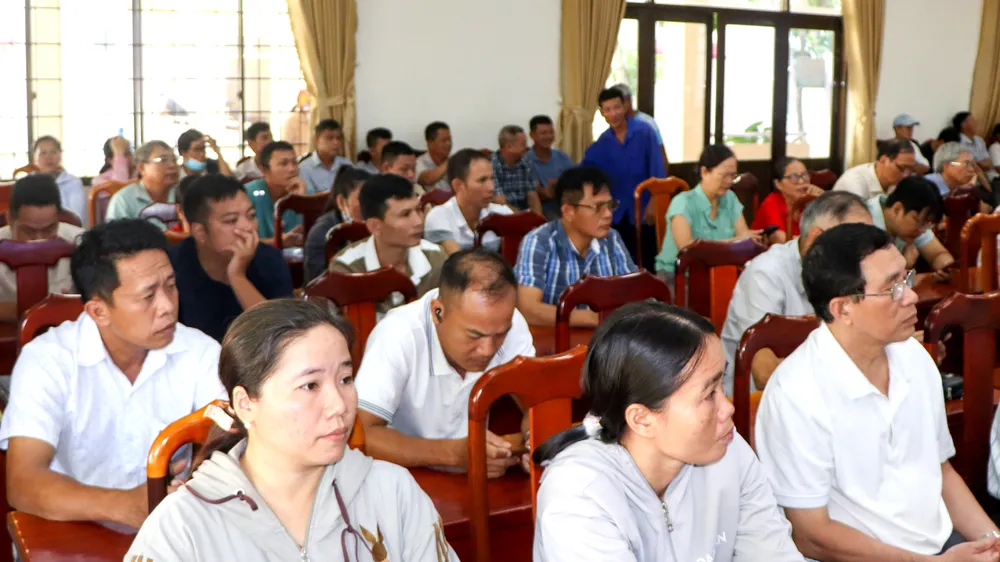Hàng trăm hộ và doanh nghiệp thu gom rác tham dự hội nghị.