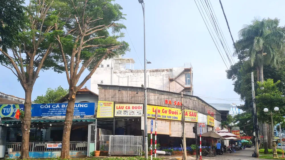 Mặt bằng nhà số 6 Trần Hưng Đạo, phường Vũng Tàu hiện đang được cho thuê bán lẩu cá đuối 
