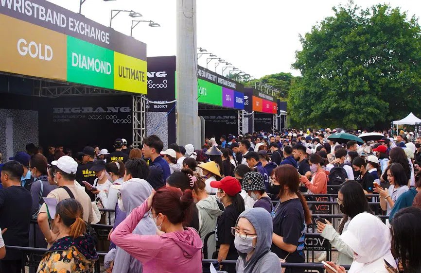 Khu vực đổi vòng dành cho khán giả tham gia concert BigBang. Ảnh LAN ĐINH