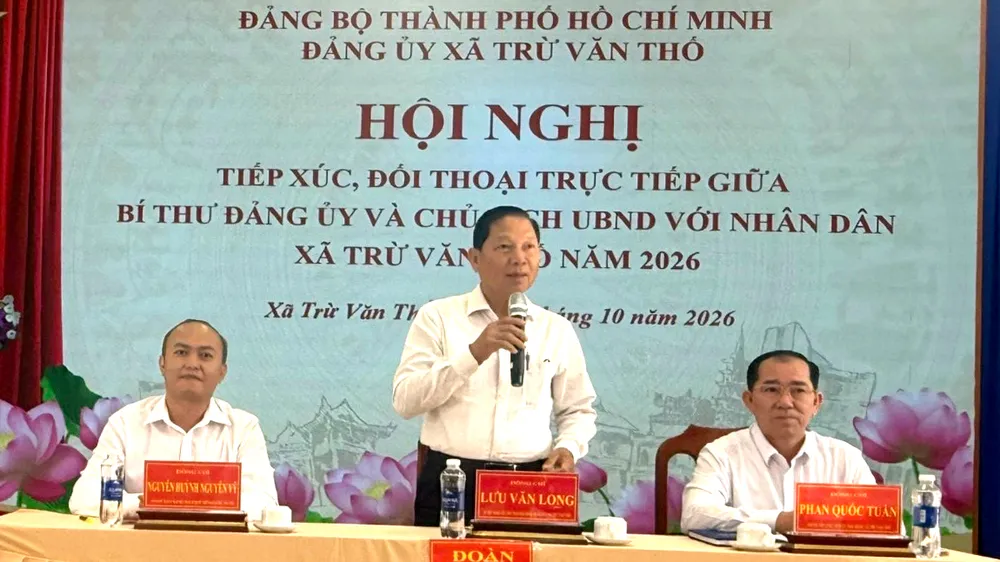 Đồng chí Lưu Văn Long, Bí thư Đảng ủy, Chủ tịch HĐND xã Trừ Văn Thố phát biểu kết luận hội nghị