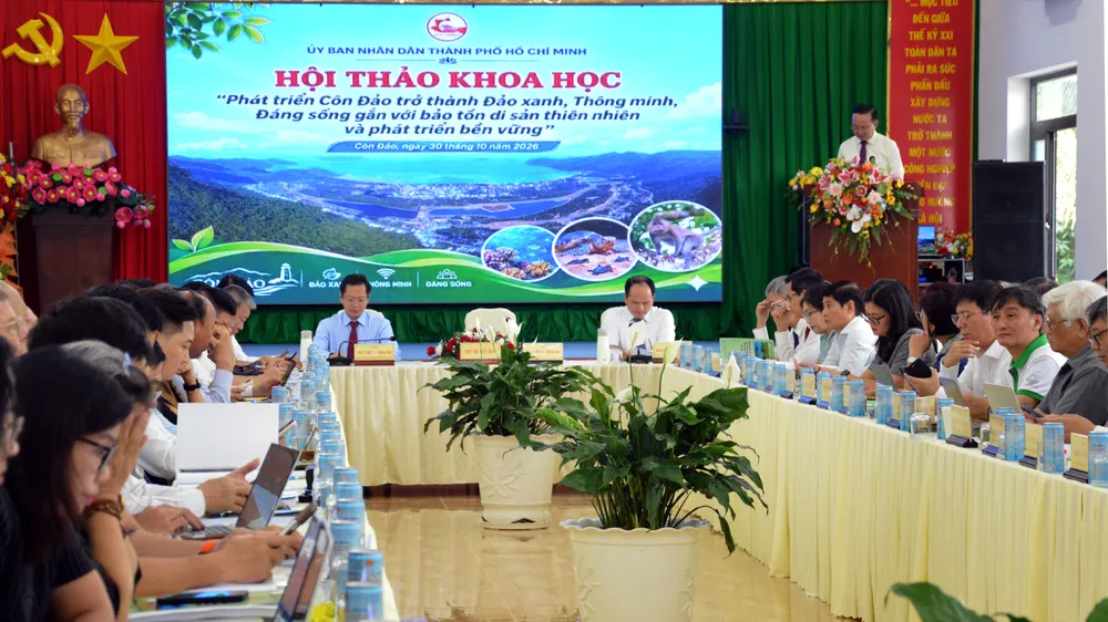 Các đại biểu tham dự hội thảo tại Côn Đảo. Ảnh: ĐỨC TRUNG