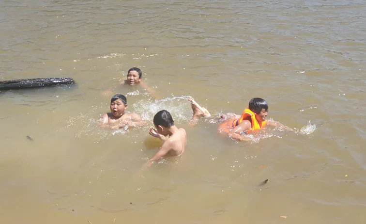 3 học sinh đuối nước thương tâm
