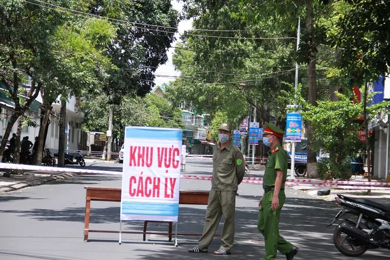 Truy vết, cách ly nhiều trường hợp đi cùng xe với bệnh nhân nghi mắc Covid-19 ở Gia Lai