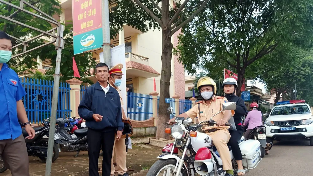 Đắk Lắk: CSGT hỗ trợ kịp thời một thí sinh quên thẻ dự thi
