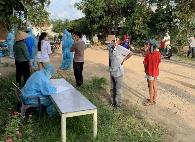 Đình chỉ công tác Chủ tịch UBND xã vì lơ là trong phòng, chống dịch