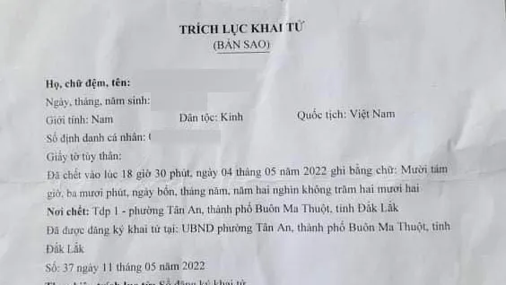 Mẹ khai tử cho con trai để đoạn tuyệt với chồng cũ