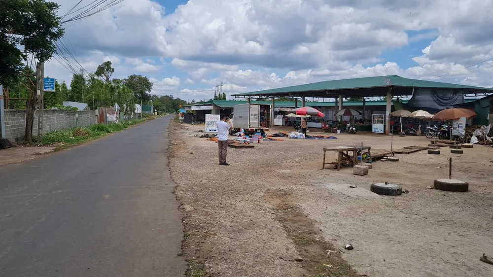 Liên quan vụ đổi “đất vàng” lấy nghĩa trang: Tạm dừng giao dịch khu “đất vàng”