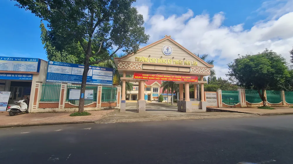 ​Làm rõ việc trường cao đẳng ở Đắk Lắk tuyển sinh “chui” 243 học sinh