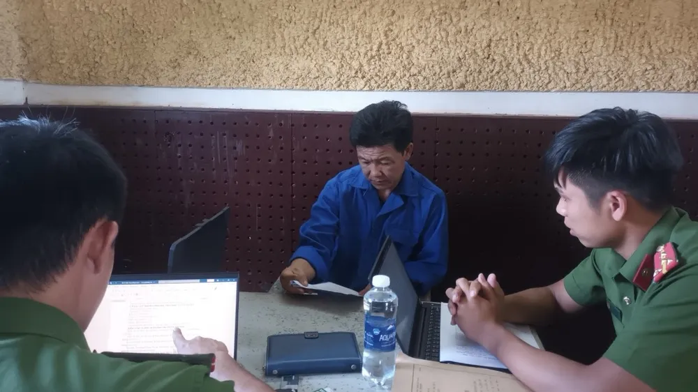 Bắt đối tượng “nổ” quen lãnh đạo Trung ương lừa đảo hàng trăm triệu đồng