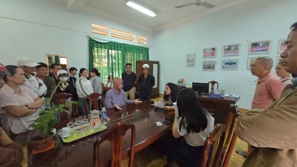 Bức xúc vì trường tư thục “giam” hồ sơ học sinh
