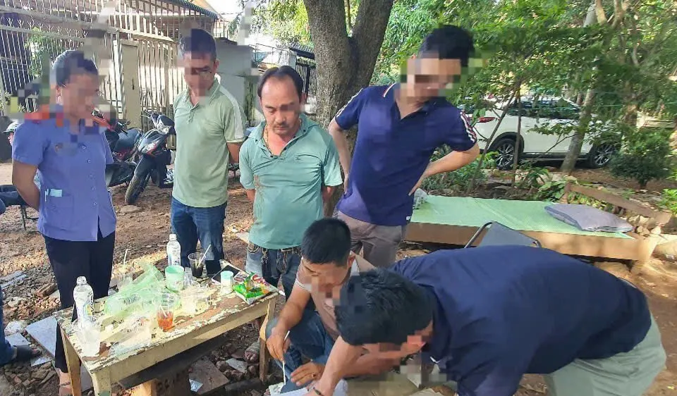 Phát hiện tụ điểm mua bán ma túy trong khu nghĩa trang ở Đắk Lắk