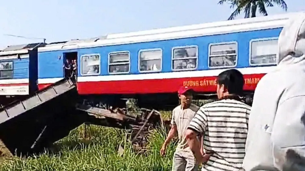Đắk Lắk: Tai nạn giữa tàu hỏa và xe công nông, 3 người thương vong