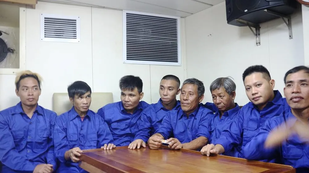 Các thuyền viên tàu Thái Thụy 88 đã vào bờ với sức khỏe đảm bảo