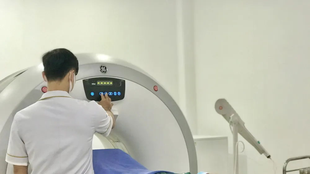 Phát hiện ung thư phổi khi đi khám dạ dày