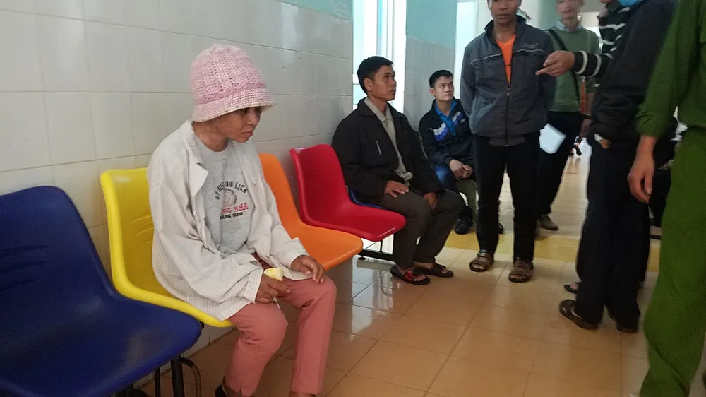 Yêu cầu 5 người nghi có liên quan đến vụ Y Nhiêu bị bà chủ hành hung lên làm việc