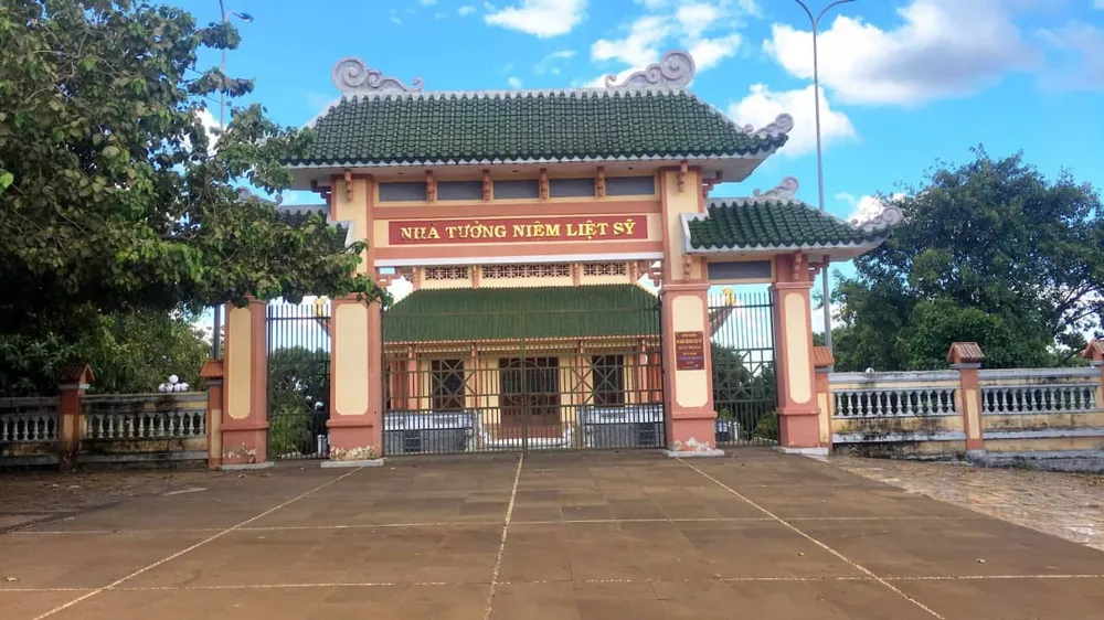 Viện cớ mở rộng nghĩa trang liệt sĩ, lãnh đạo huyện trục lợi ngân sách hơn nửa tỷ đồng