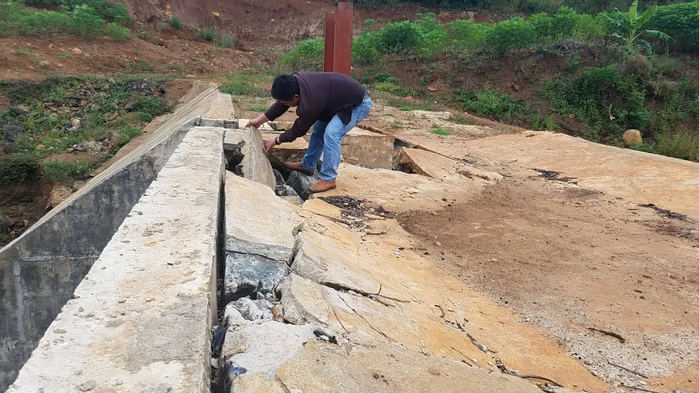Công trình thủy lợi hàng chục tỷ đồng chưa bàn giao đã sụt lún