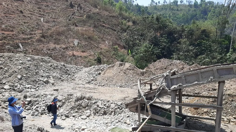 Gia Lai: Triệt phá 2 bãi khai thác vàng trái phép