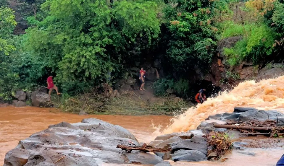 Tìm thấy thi thể cháu bé bị mất tích do bị nước cuốn