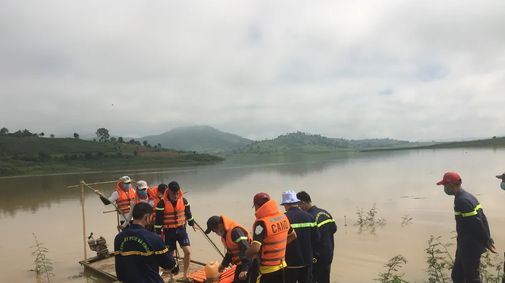 Kon Tum: 2 cháu bé bị nước cuốn khi đi tắm ở lòng hồ thủy điện