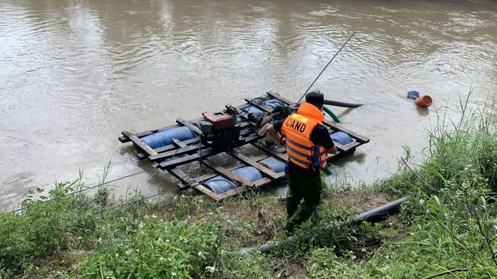 Tìm thấy thi thể cuối cùng trong vụ 3 cha con bị nước cuốn trôi