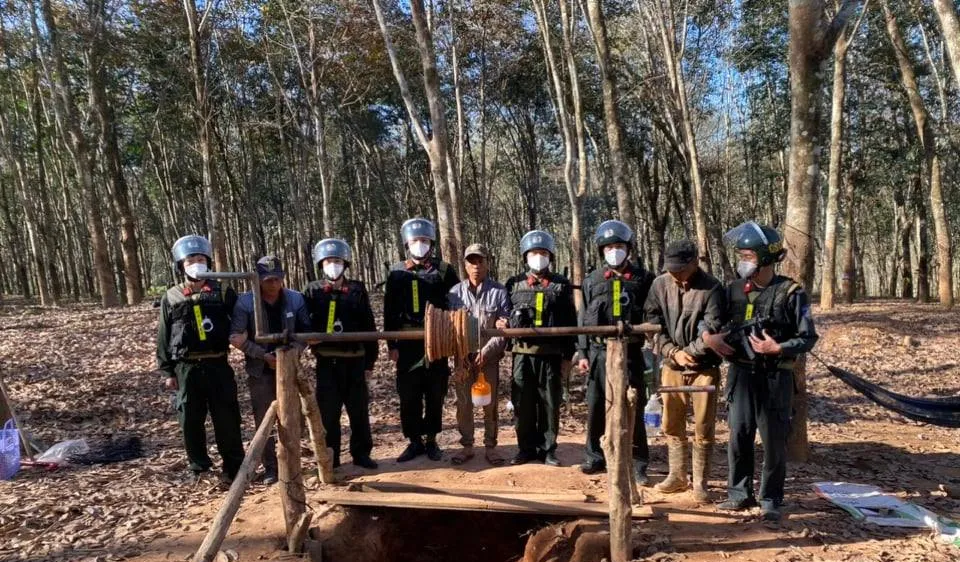 Kon Tum: Bắt giữ 3 người khai thác vàng trái phép 
