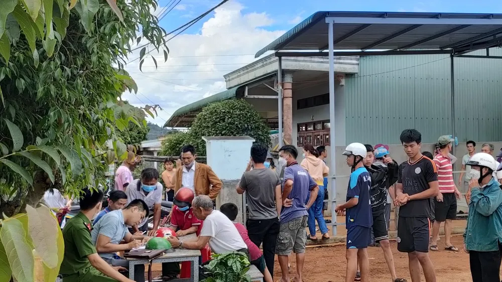 Cháu bé 4 tuổi đuối nước tử vong khi theo cha đi bắt cá