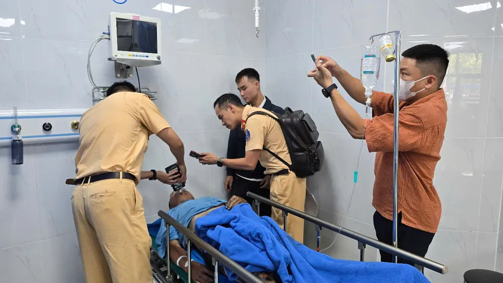 Vụ xe chở học sinh bị lật ở Gia Lai: Tài xế không có nồng độ cồn 