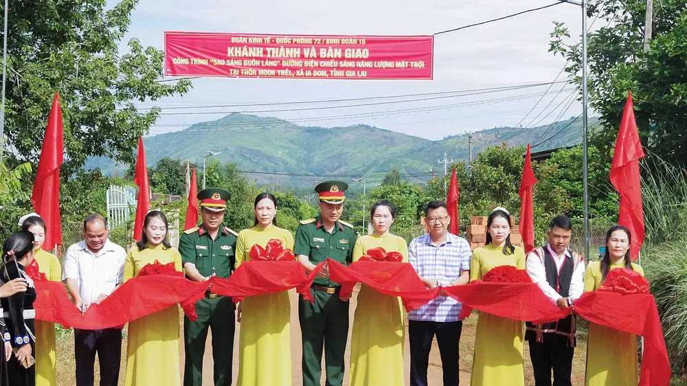 Gia Lai: Đưa điện năng lượng mặt trời đến vùng biên giới Mook Trêl 