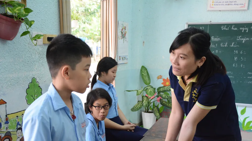 Cô Lê Thị Giang, công tác tại Trung tâm Hỗ trợ phát triển giáo dục hòa nhập Đà Nẵng, 1 trong 25 giáo viên được tặng giải thưởng “Nhà giáo Đà Nẵng tiêu biểu” năm học 2018-2019