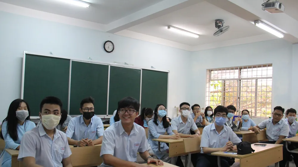 Sau 1 tuần đi học, học sinh lớp 12 tiếp tục được nghỉ đến hết 15-3
