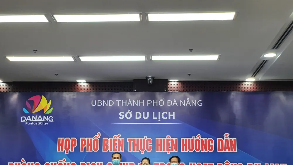 Các doanh nghiệp du lịch ký cam kết thực hiện Hướng dẫn phòng, chống dịch Covid-19 