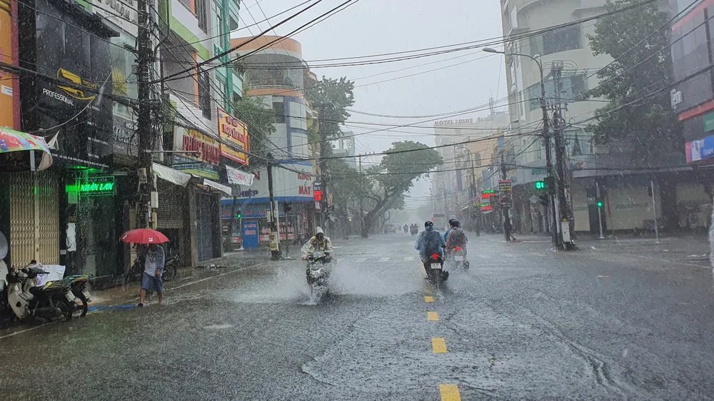 Ngập cục bộ tuyến đường Hùng Vương (quận Hải Châu, TP Đà Nẵng)
