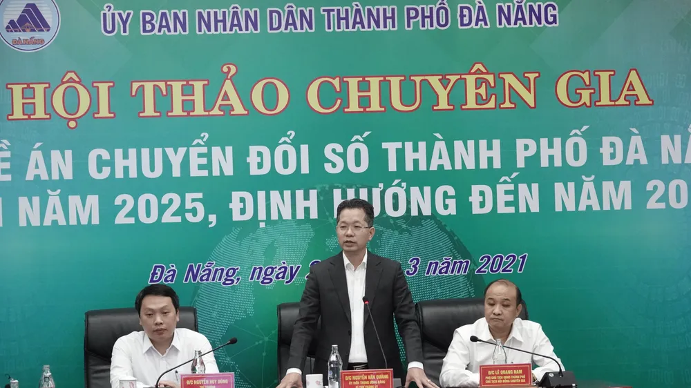 Với sự tham dự của 100 đại biểu, hội thảo tập trung phân tích, góp ý cho Đề án Chuyển đổi số TP Đà Nẵng hướng đến 3 lĩnh vực ưu tiên là kinh tế số, chính quyền số và xã hội số