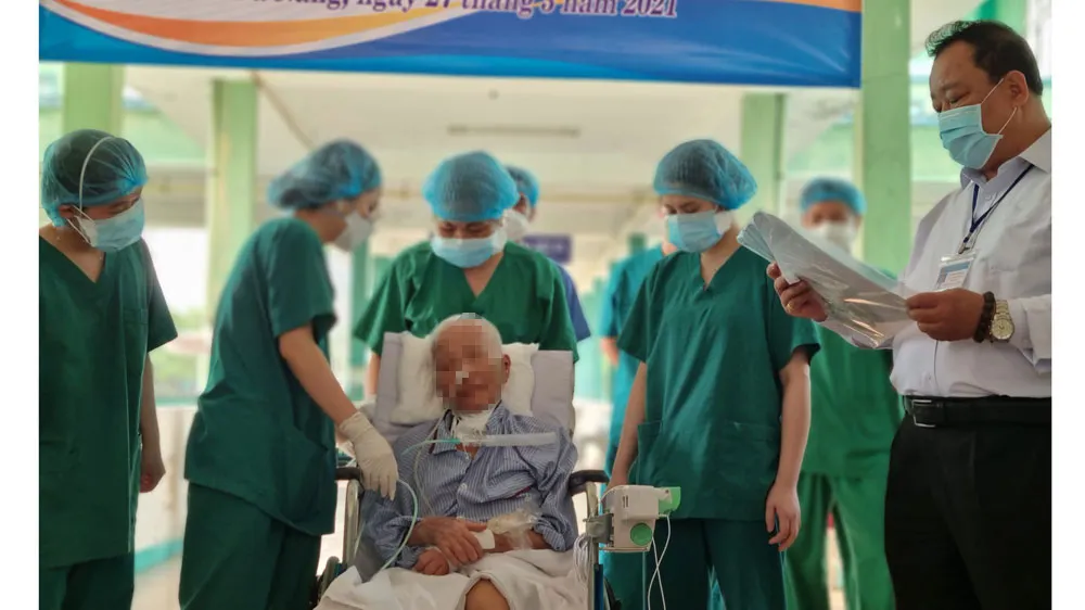 Bệnh nhân Covid-19 được xuất viện sau 9 lần liên tiếp xét nghiệm SARS-CoV-2 cho kết quả âm tính