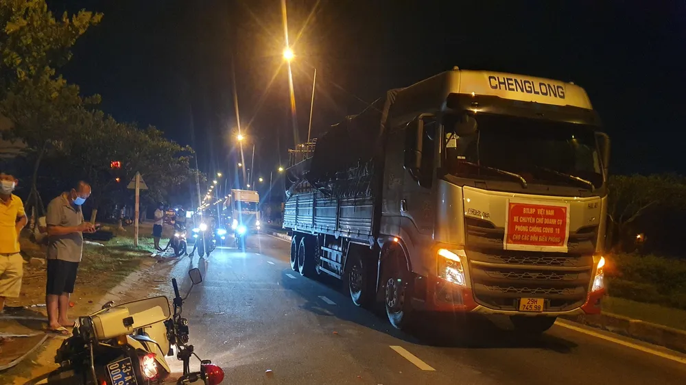 Chiếc xe mô tô đặc chủng cùng với phương tiện của tài xế Nguyễn Khánh Tùng 