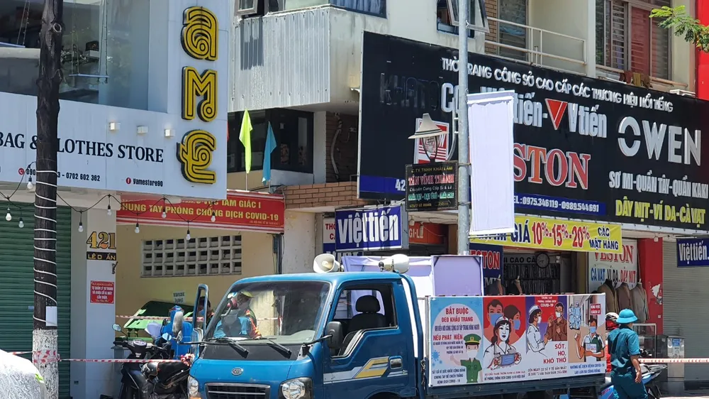 Lực lượng quy tắc đô thị các địa phương tiếp tục đi kiểm tra trên nhiều tuyến đường thuộc phạm vi