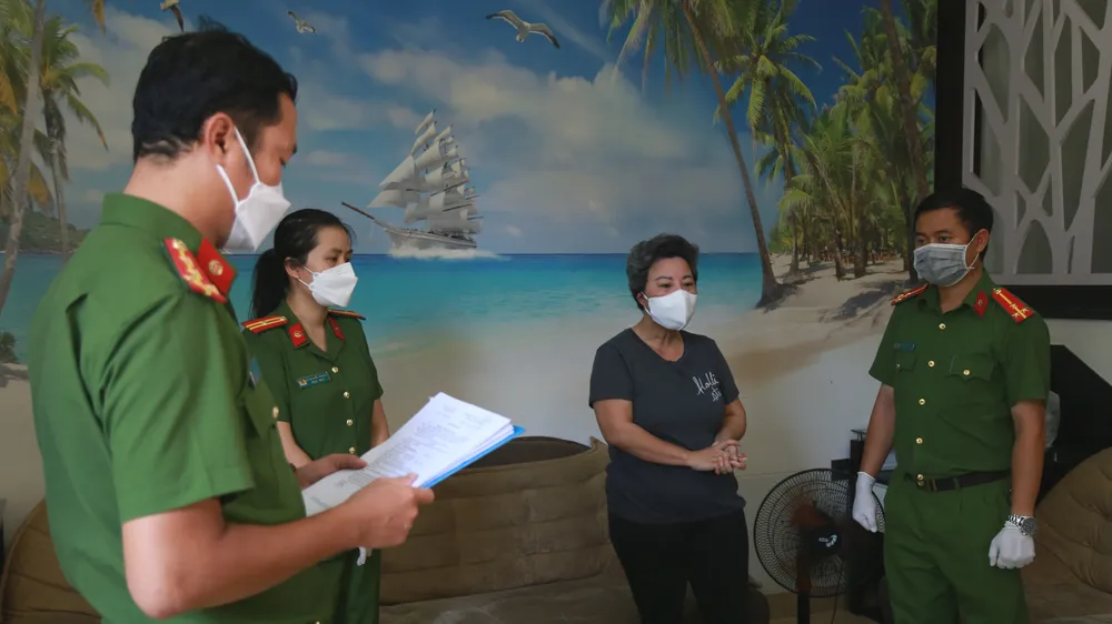 Đọc lệnh bắt tạm giam đối với Trần Thị Phương Dung