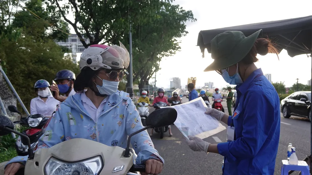 Các đơn vị sở ngành tiếp nhận đăng ký , phê duyệt và cấp giấy đi đường theo thẩm quyền