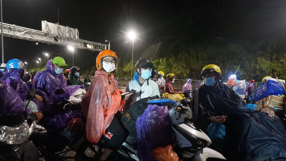 Nghĩa tình của người Đà Nẵng với dòng người hồi hương 