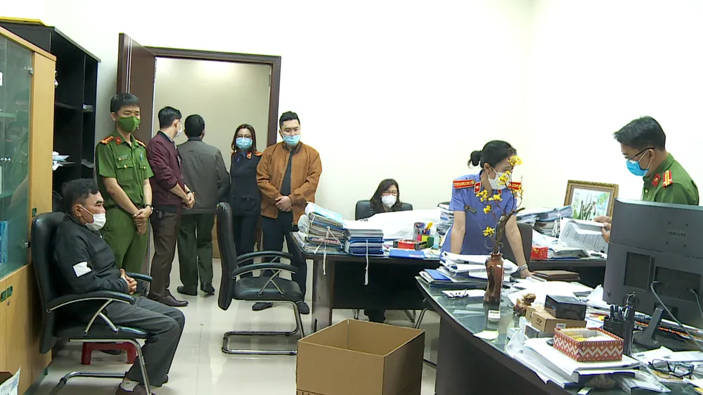 Công an Đà Nẵng thực hiện khám xét nơi làm việc của ông Nguyễn Quang Trung