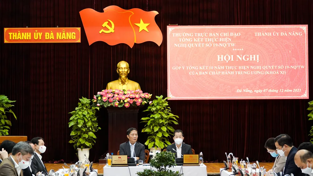 Trưởng Ban Kinh tế Trung ương Trần Tuấn Anh và Bí thư Thành ủy TP Đà Nẵng Nguyễn Văn Quảng chủ trì hội nghị 