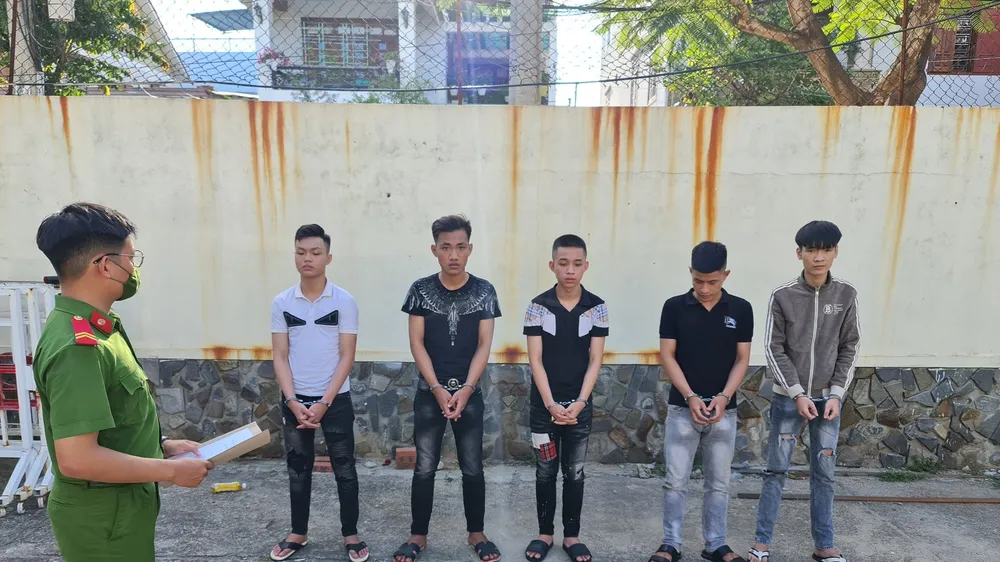 Cơ quan cảnh sát điều tra đọc các quyết định khởi tố