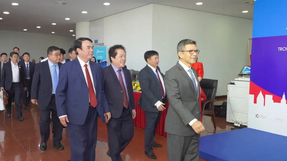 Đại biểu tham dự Diễn đàn Nhịp cầu Phát triển Việt Nam năm 2023. Ảnh: XUÂN QUỲNH