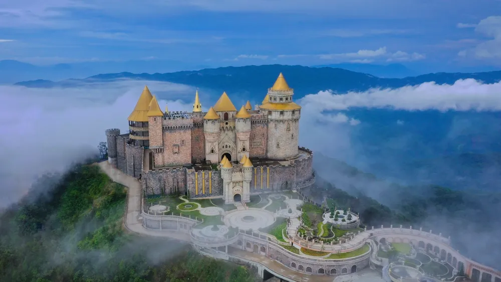 Sun World Ba Na Hills ẩn hiện giữa màn mây tuyệt đẹp