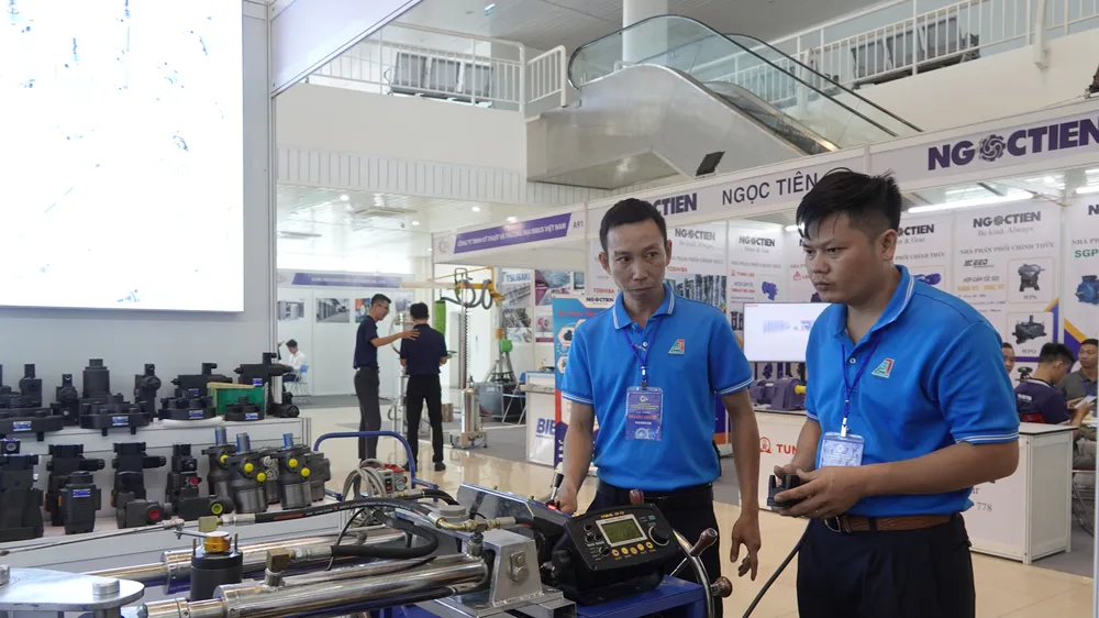 Nhiều doanh nghiệp tìm giải pháp giảm giá thành sản phẩm. Ảnh: XUÂN QUỲNH