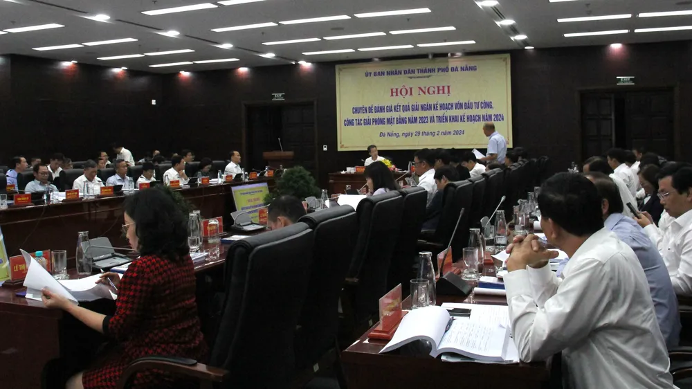 Ngày 29-2, UBND TP Đà Nẵng tổ chức Hội nghị đánh giá kết quả giải ngân kế hoạch vốn đầu tư công, công tác giải phóng mặt bằng năm 2023 và triển khai kế hoạch năm 2024. Ảnh: XUÂN QUỲNH