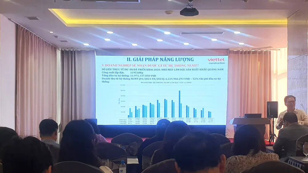 Chuyên gia đề cập đến tổng quan pháp lý và hướng dẫn kiểm kê khí nhà kính. Ảnh: XUÂN QUỲNH