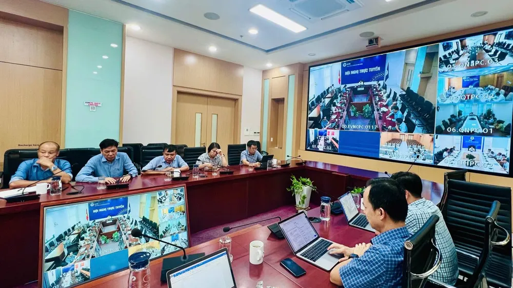 Cuộc họp triển khai công tác huy động lực lượng hỗ trợ Tổng công ty Điện lực miền Bắc (EVNNPC) khôi phục lưới điện bị hư hại bởi bão số 3 (Yagi)