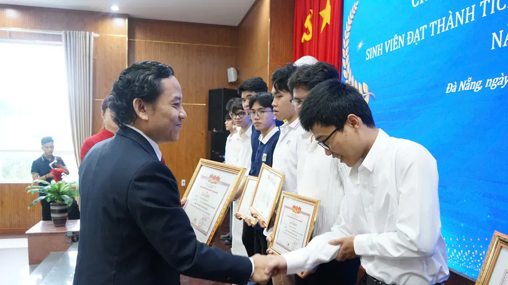 Sinh viên Đà Nẵng đạt thành tích xuất sắc trong các cuộc thi trong nước và quốc tế